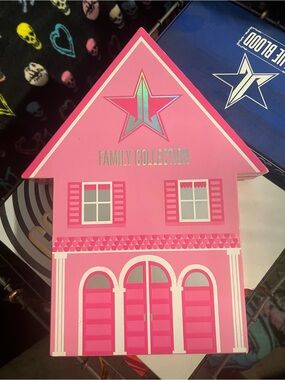 Jeffree star cosmetics Family collection